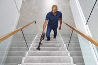 ASPI. ESCOBA SHARK IZ300EUT 25,2V 2CEP.GIR. MASCOT