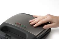 SANDWICH. BLACK%%%amp;DECKER BXSA751E 750W INOX