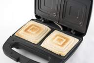 SANDWICH. BLACK%%%amp;DECKER BXSA751E 750W INOX