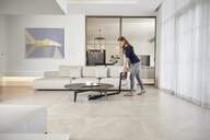 ASPI. ESCOBA SHARK IZ300EUT 25,2V 2CEP.GIR. MASCOT