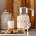 ESPUMADOR LECHE SMEG MFF11CREU 500W CREMA