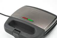 SANDWICH. BLACK%%%amp;DECKER BXSA751E 750W INOX