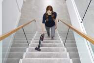 ASPI. ESCOBA SHARK IZ300EUT 25,2V 2CEP.GIR. MASCOT