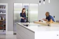 ASPI. ESCOBA SHARK IZ300EUT 25,2V 2CEP.GIR. MASCOT